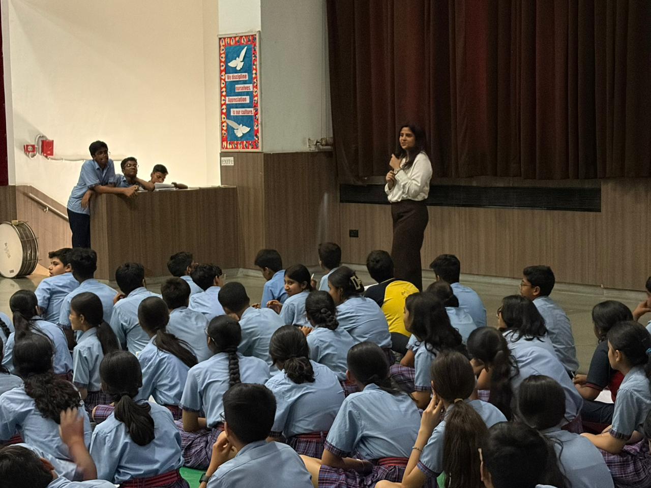 Riya Mendiratta facilitating a school workshop